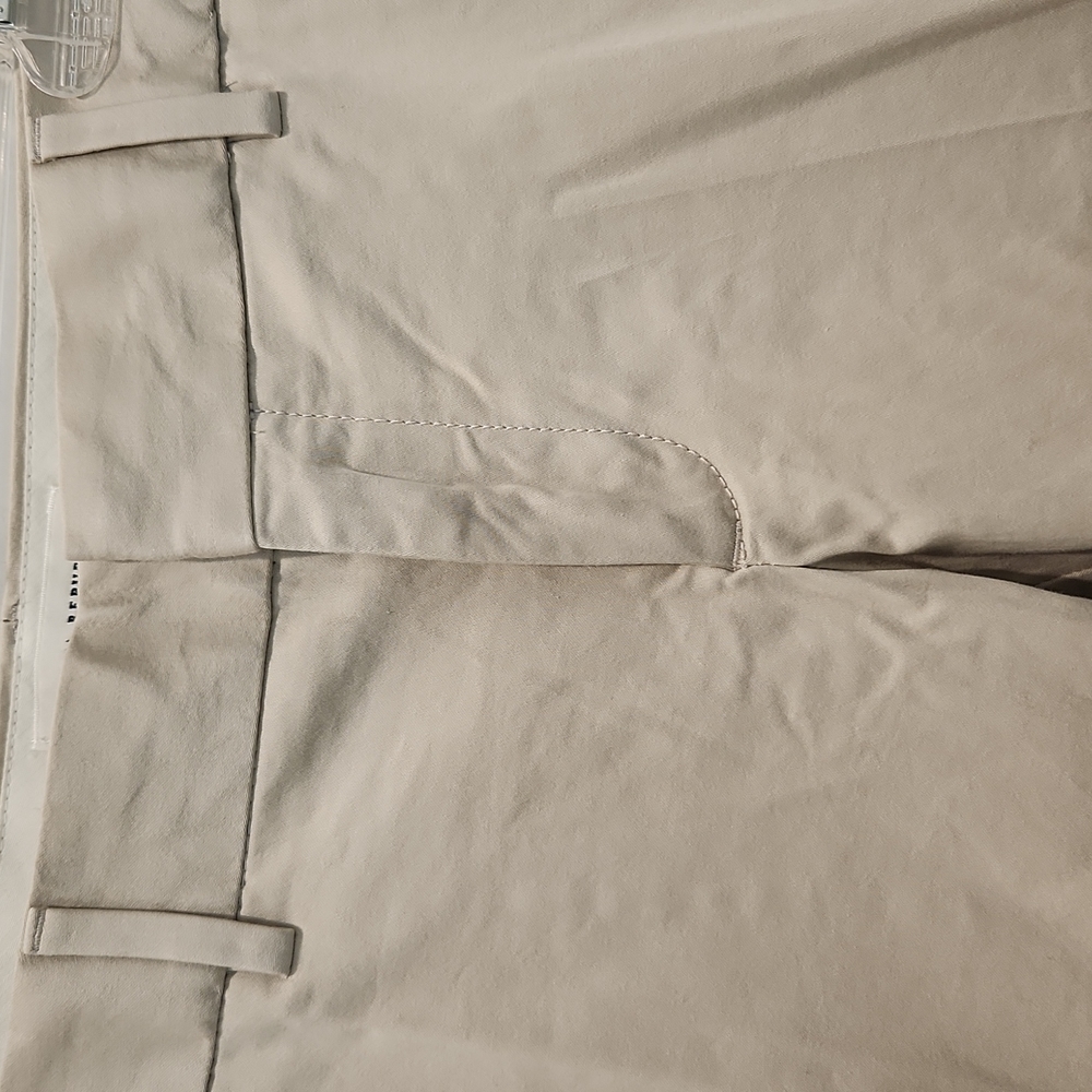 Women's Banana Republic Shorts - Size 2 - Picture 7 of 9